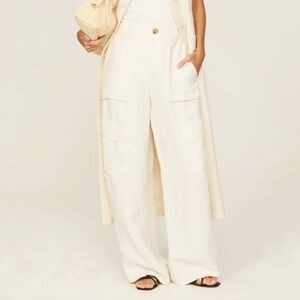 VINCE wide leg cargo pants | size 12 | white linen